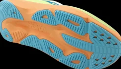 Hoka One One Skyflow frost / solar flare