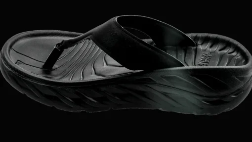 Hoka One One Women's Ora recovery flip - herstel slippers - black / dark gull gray